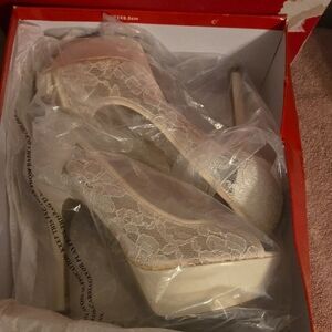 Guess Cream Lace Heels
